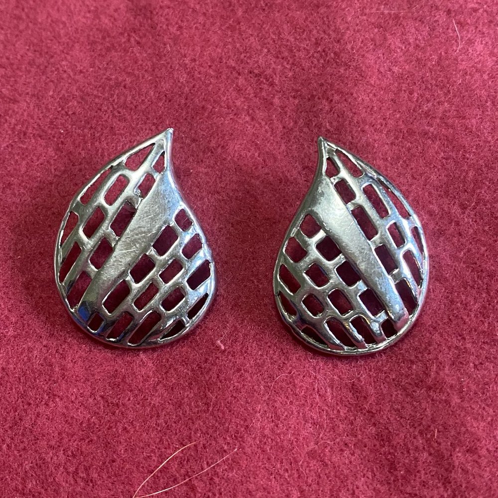 Teardrop silver tone earrings
